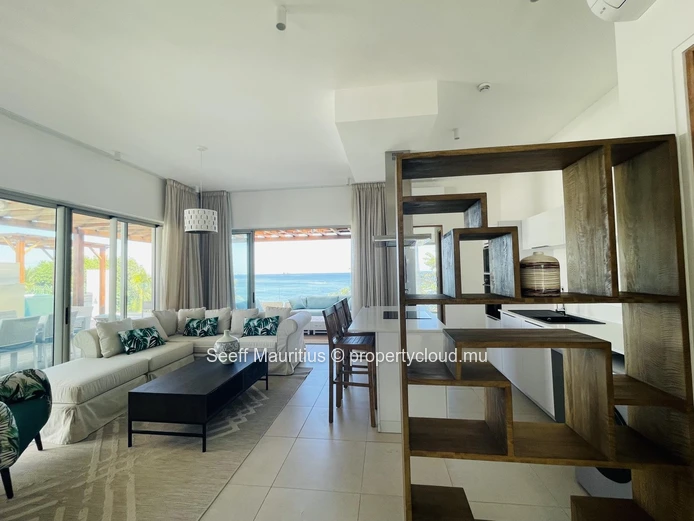 Exquisite Beachfront Penthouse with gorgeous panoramic sea views