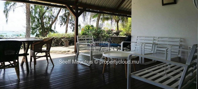 Stunning Beachfront Property on Coin de Mire