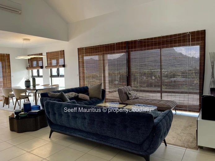 Modern Penthouse with Superb Mountain views
