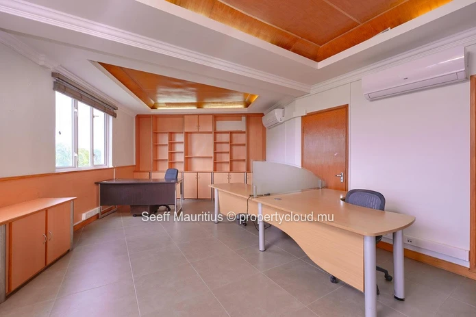 Fully Equipped Office Space in Grand Baie's Popular Business Hub