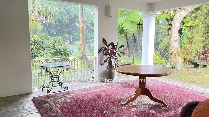 Maison spacieuse et bien conçue à vendre