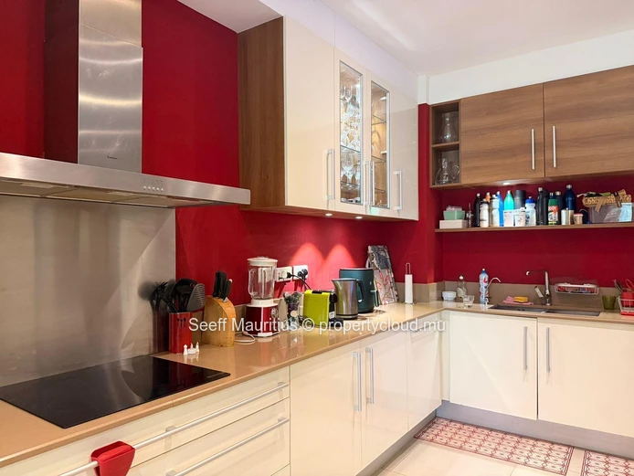 Luxury 3-Bedroom Living with Private Garden - Bon Espoir