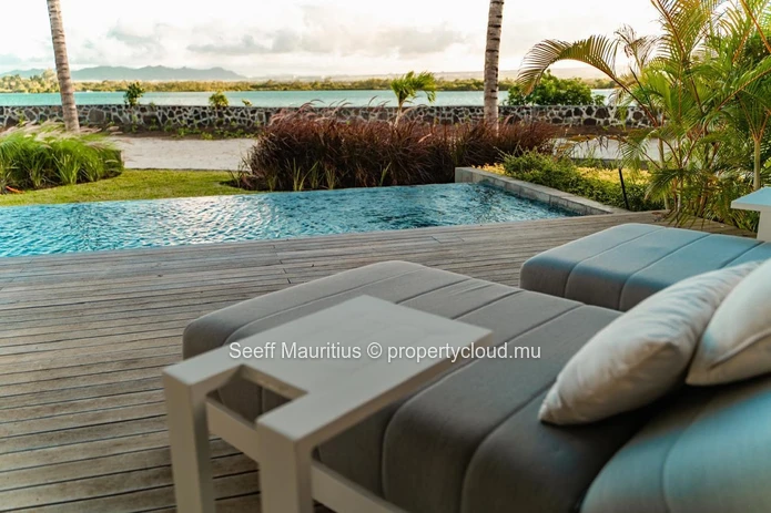 Superbe Villa en Bord de Mer – Vue Imprenable sur l'Océan et les Montagnes