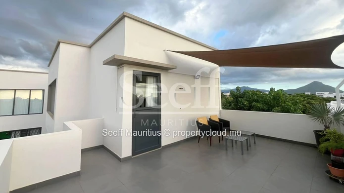 Contemporary Living with Scenic Views