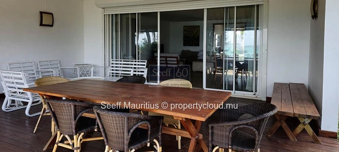 Stunning Beachfront Property on Coin de Mire