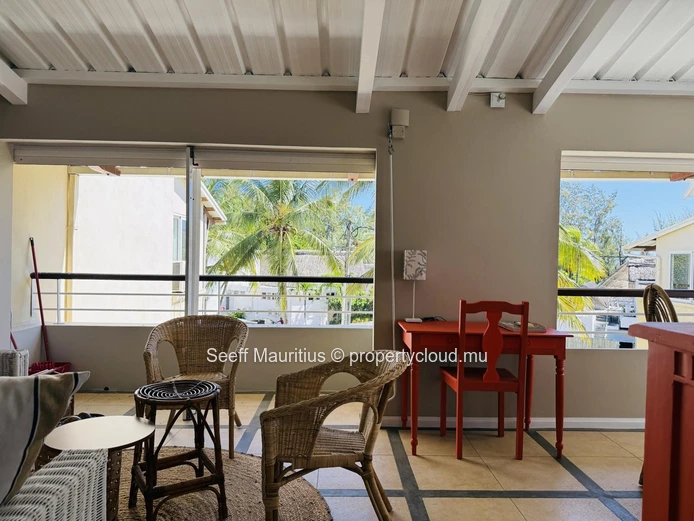 Coastal Elegance Meets Tropical Serenity 