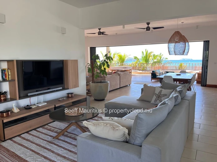 Exceptional Penthouse With Panoramic Sea View