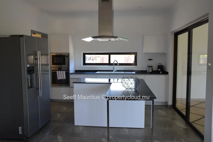 Unique Luxury Villa Close To The Beach