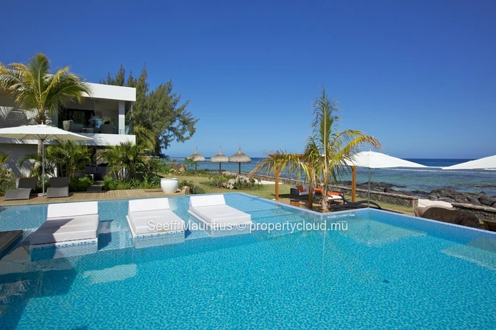 Beachfront Apartment with Unparalleled Views 