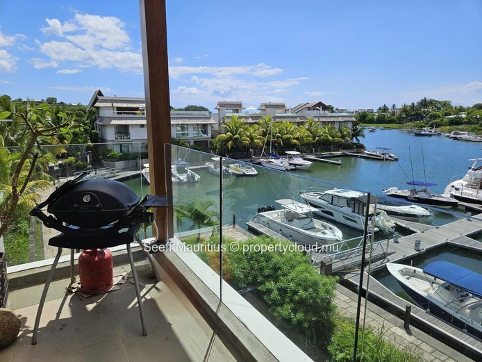 Penthouse avec finitions modernes dans un domaine résidentiel sécurisé