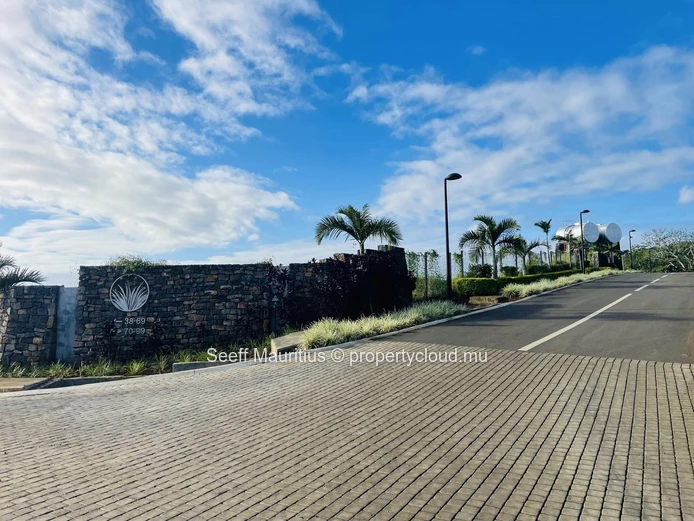 Exceptional Residential Plot in Beau Plan Smart City