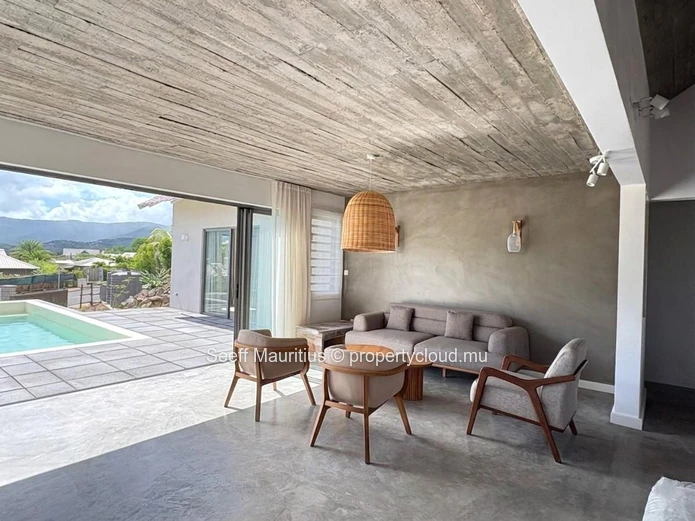 Modern Mountain Sanctuary 