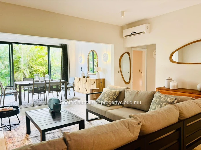 Contemporary Garden Apartment for Rent in La Preneuse