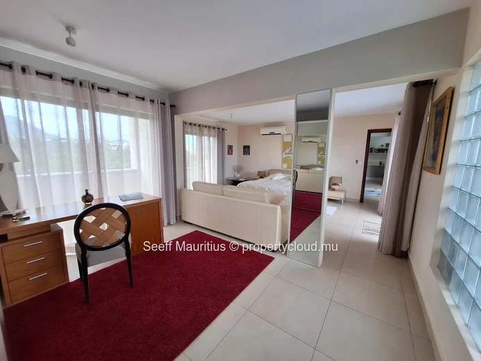 Penthouse spacieux avec terrasse dans un emplacement choix