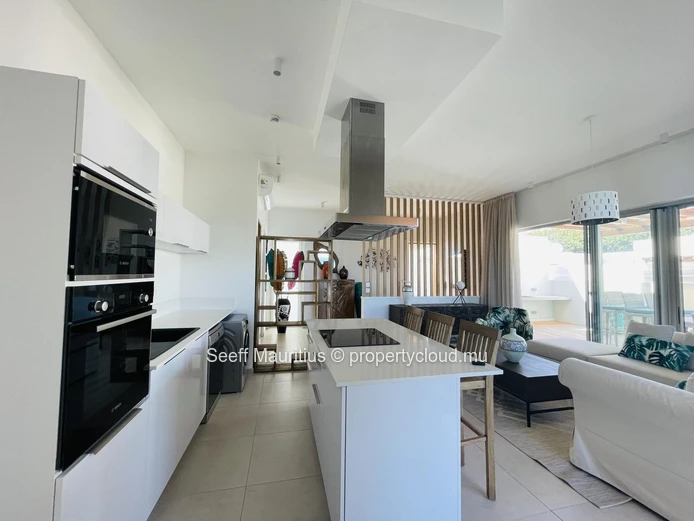 Exquisite Beachfront Penthouse with gorgeous panoramic sea views