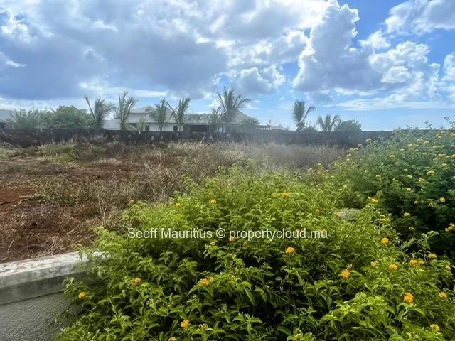 Construisez la villa de vos rêves dans un domaine sécurisé et verdoyant