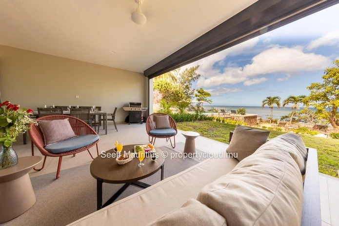 Beautiful Beachfront Groundfloor Apartment for Rent