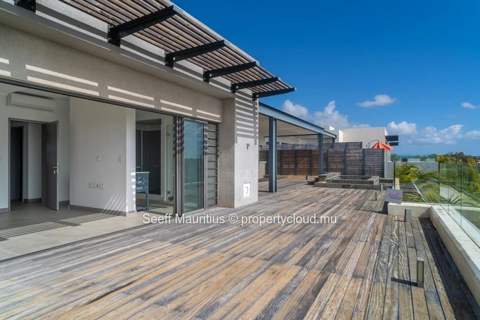 Sophisticated Penthouse Living with Private Plunge Pool at St Antoine