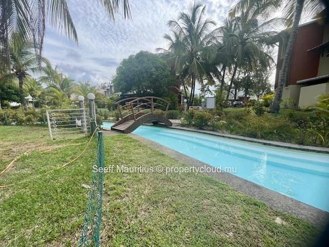 Beautiful Duplex Just Steps from the Sea