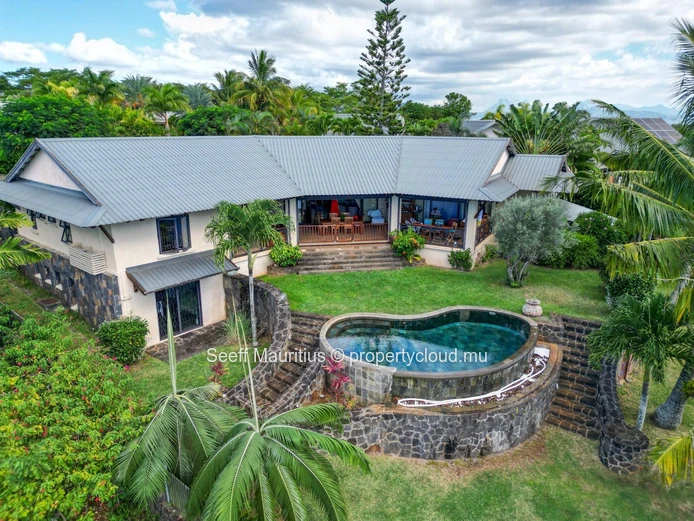The Ultimate Getaway: A Panoramic View of the Infinite at Belle Vue