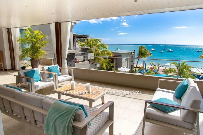 Exceptional waterfront penthouse - breathtaking sea view