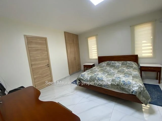 Villa For Sale: Spacious Mountain Retreat with Private Pool