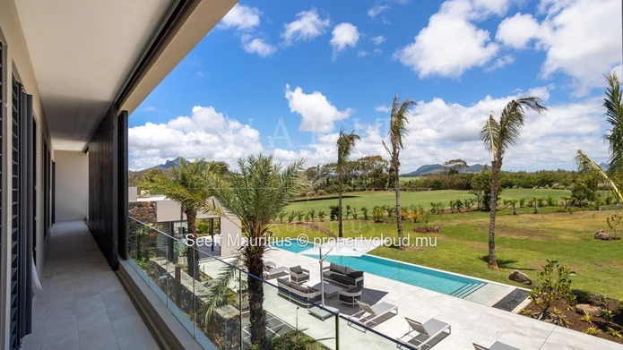 A Singular Architectural Icon with Panoramic Golf and Horizon Views