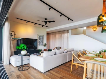5 Bedroom House
