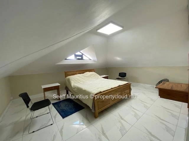 Villa For Sale: Spacious Mountain Retreat with Private Pool