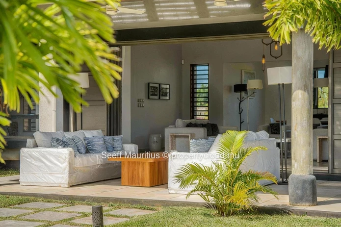The Horizon House: A Masterpiece of Seamless Tropical Living