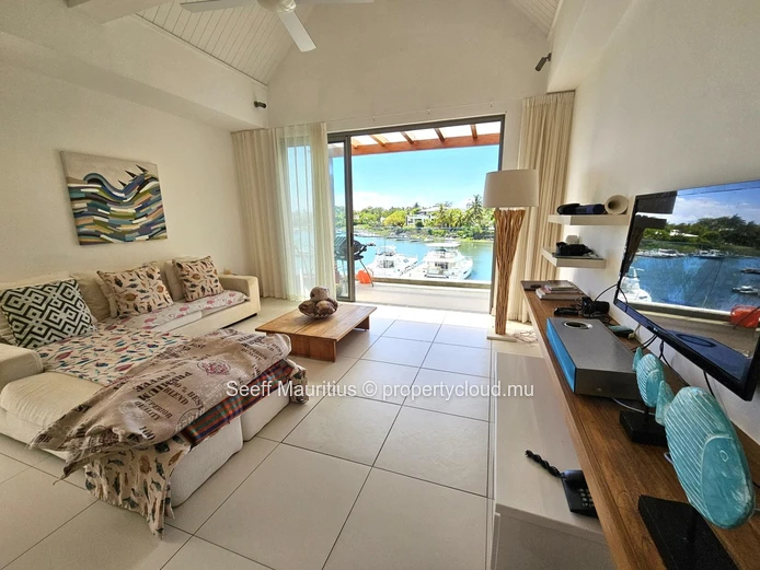 Penthouse avec finitions modernes dans un domaine résidentiel sécurisé