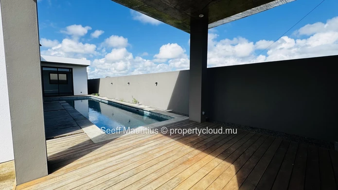 Tropical Gated Sanctuary Awaits - La Salette Grand Baie