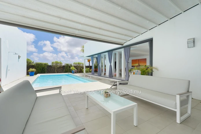 Luxury California-Style Villa for Sale