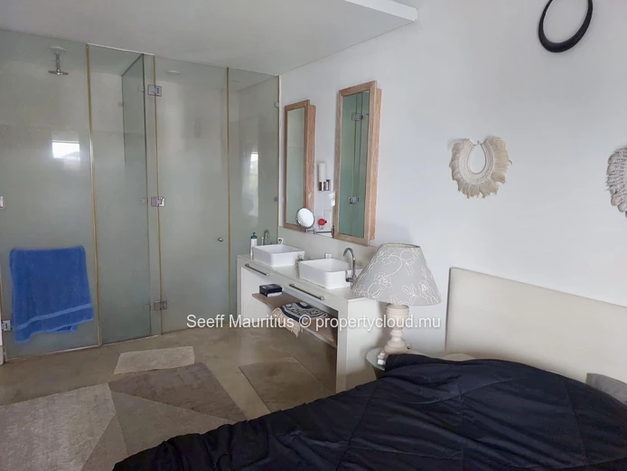 Duplex avec Amarrage Privé Dans Une Marina