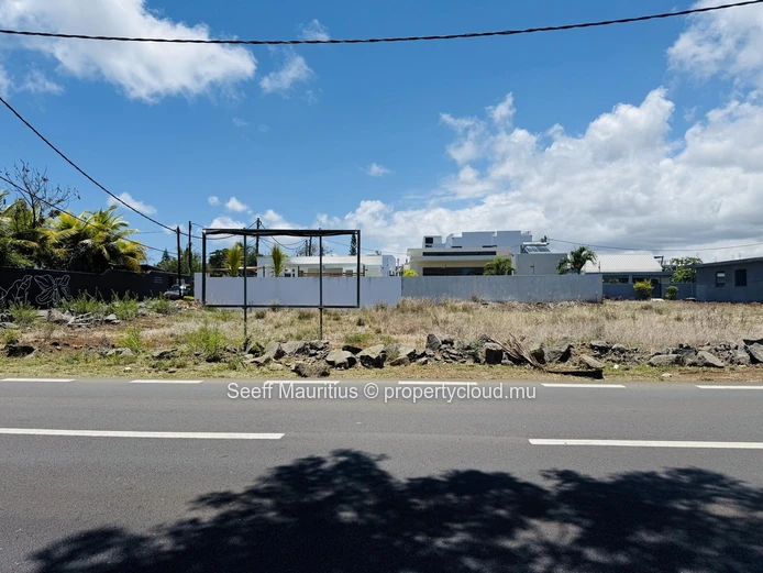 High Exposure Commercial Land in Chemin 20 Pieds Grand Baie