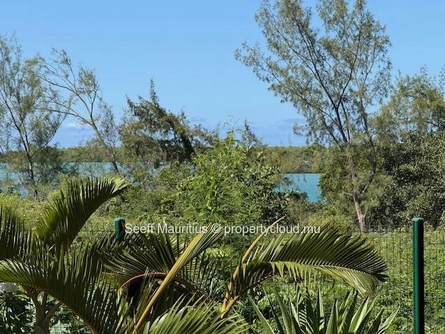 A stunning ground-floor flat – elegance, tranquillity and the coastal lifestyle 