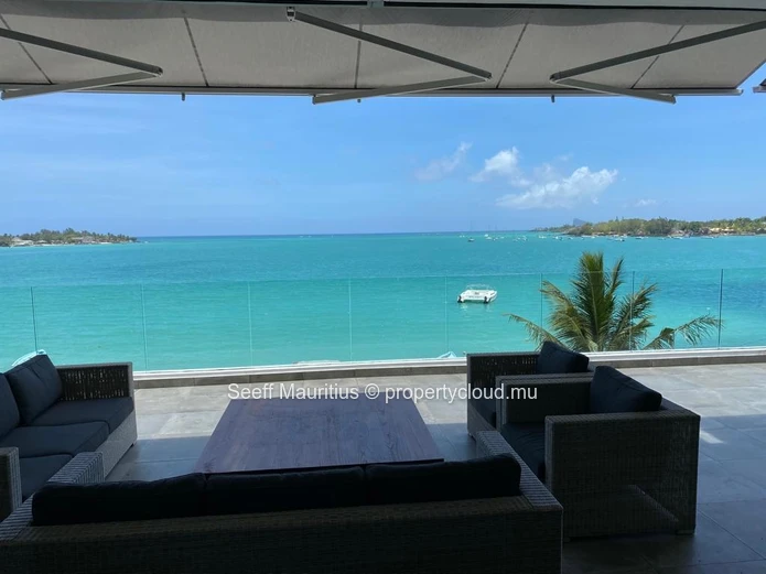 Oceanfront Oasis: Luxurious Beachfront Penthouse with Breathtaking Views