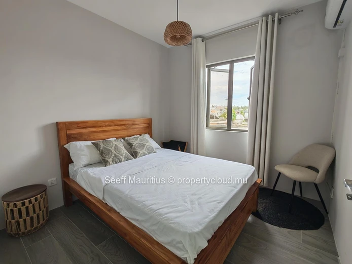 3-Bedroom Coastal Retreat: Just a Short Stroll from the Beach
