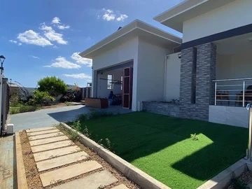 6 Bedroom House