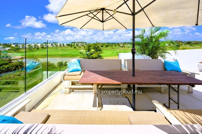 Contemporary Elegance villa on the Golf Course