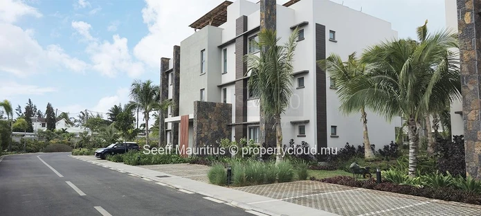Stylish Apartment Steps from the Beach