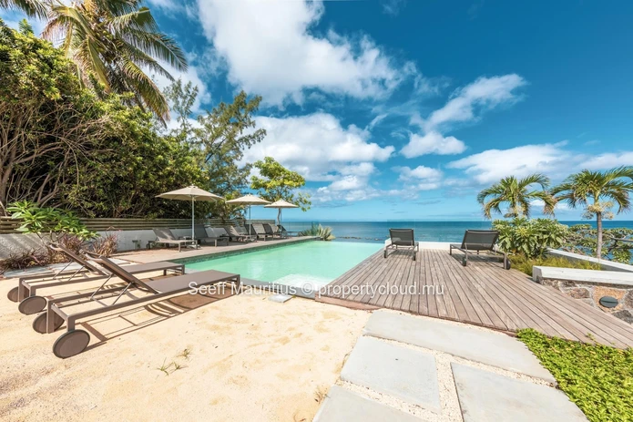 Beautiful Beachfront Groundfloor Apartment for Rent
