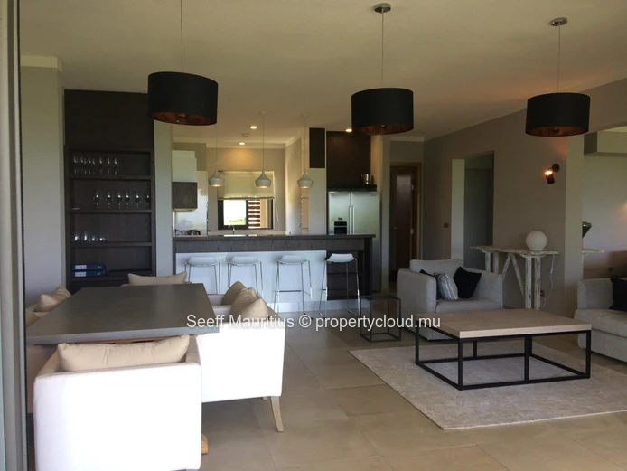 Luxury 5-Bedroom Penthouse for Sale – Foreign Acquisition Allowed
