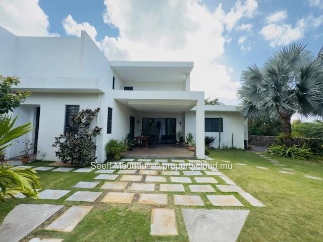 Elegant 2-Storey Home – Morcellement Swan, Pereybere