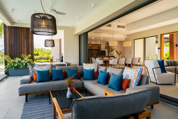 Modern Elegance: Luxurious Villa with Spectacular Views