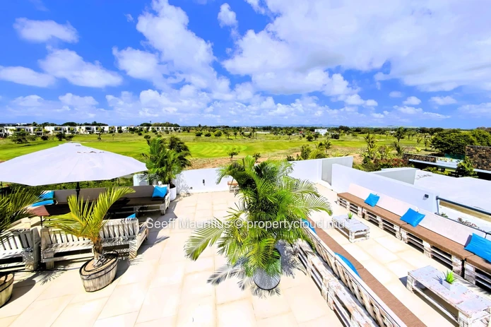 Contemporary Elegance villa on the Golf Course