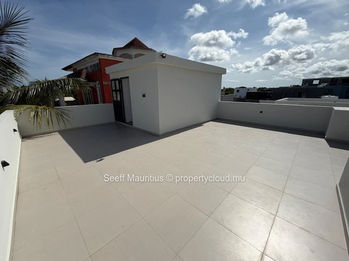 Stylish New Villa with Pool and Rooftop, Trou aux Biches