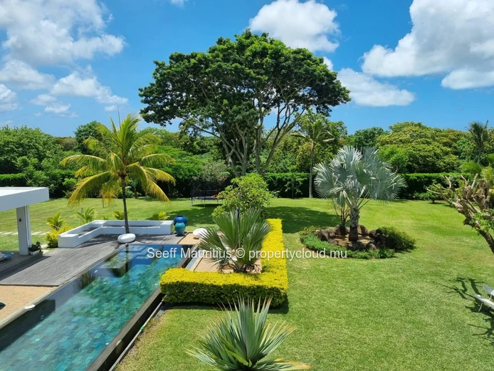 An Exceptional Villa Where Nature Meets Elegance