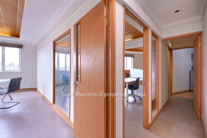 Fully Equipped Office Space in Grand Baie's Popular Business Hub