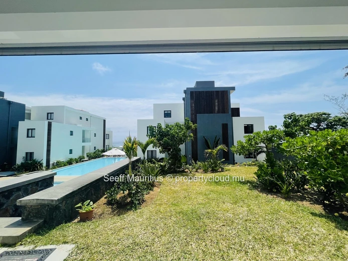 Sandscape Serenity: Beachfront Bliss
